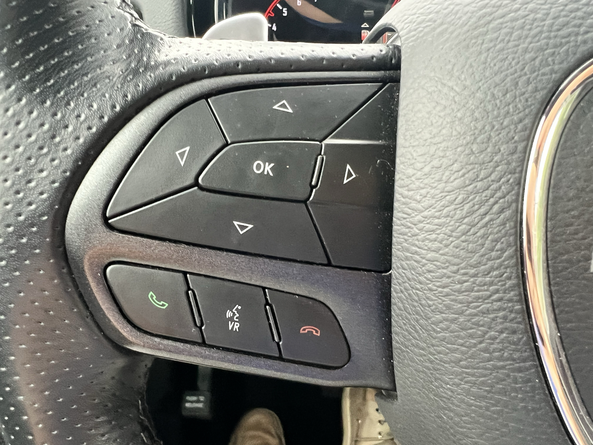 Vehicle photo 36