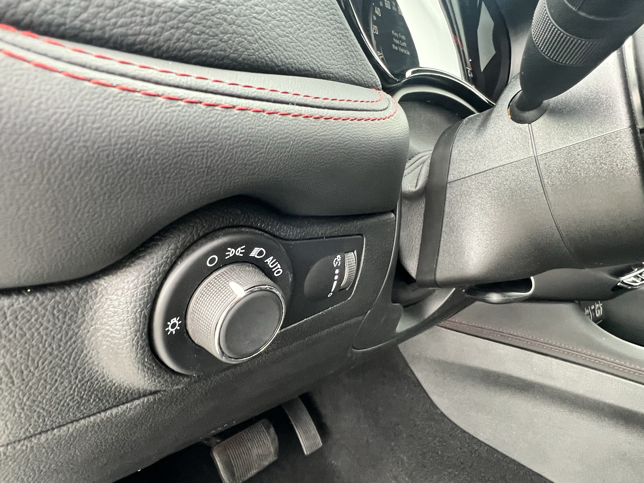 Vehicle photo 28