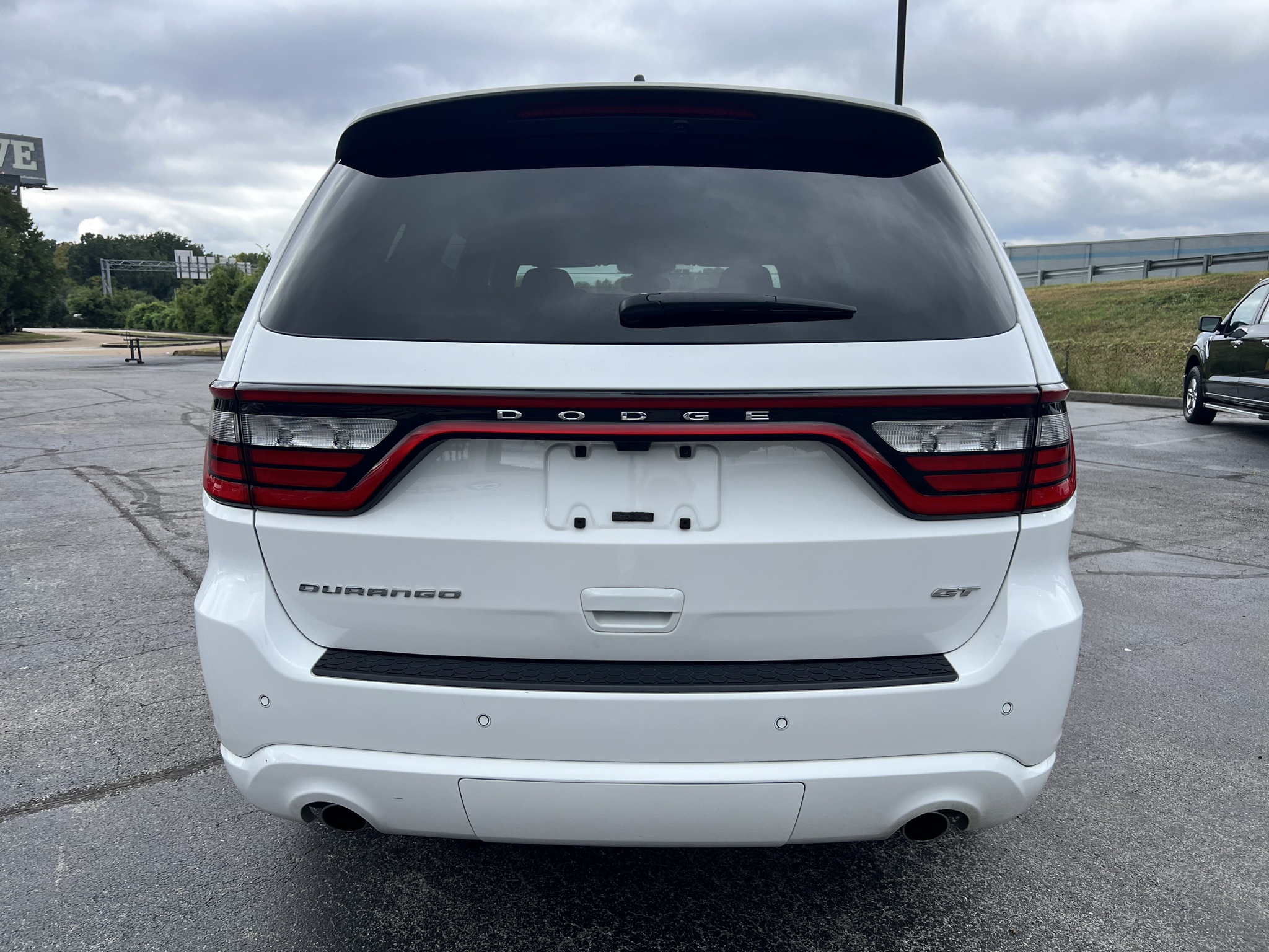 Vehicle photo 9