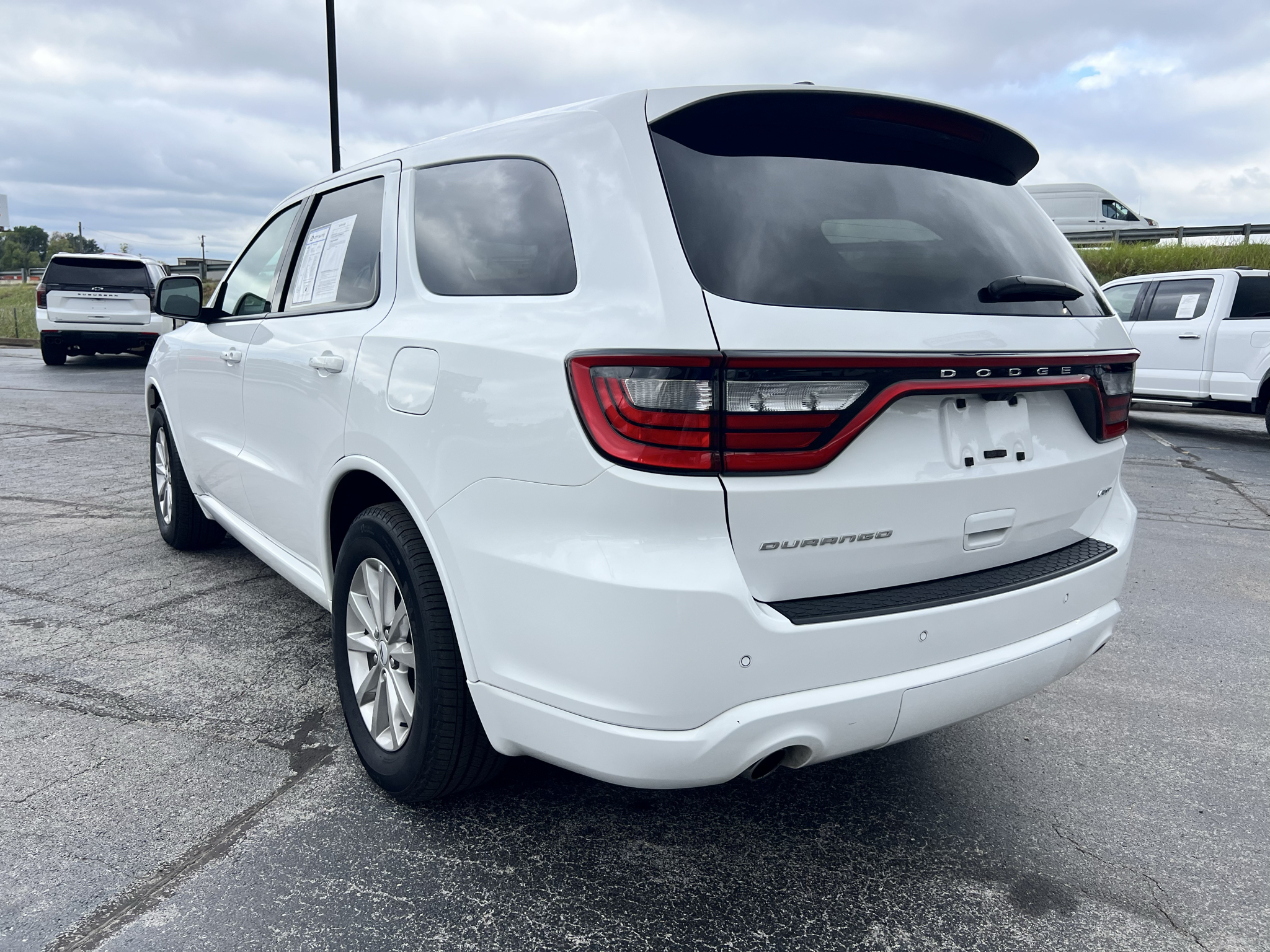Vehicle photo 8