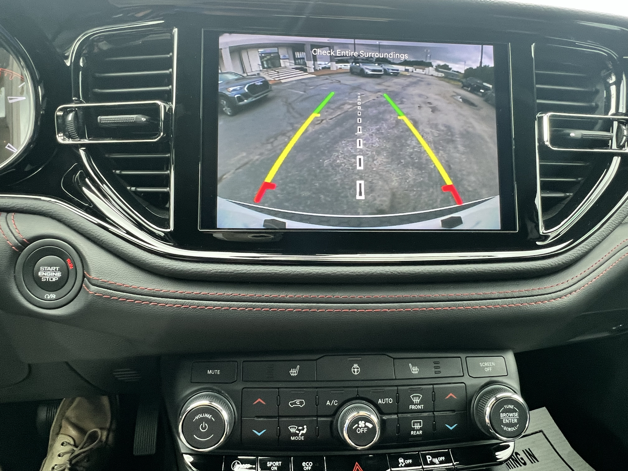 Vehicle photo 32