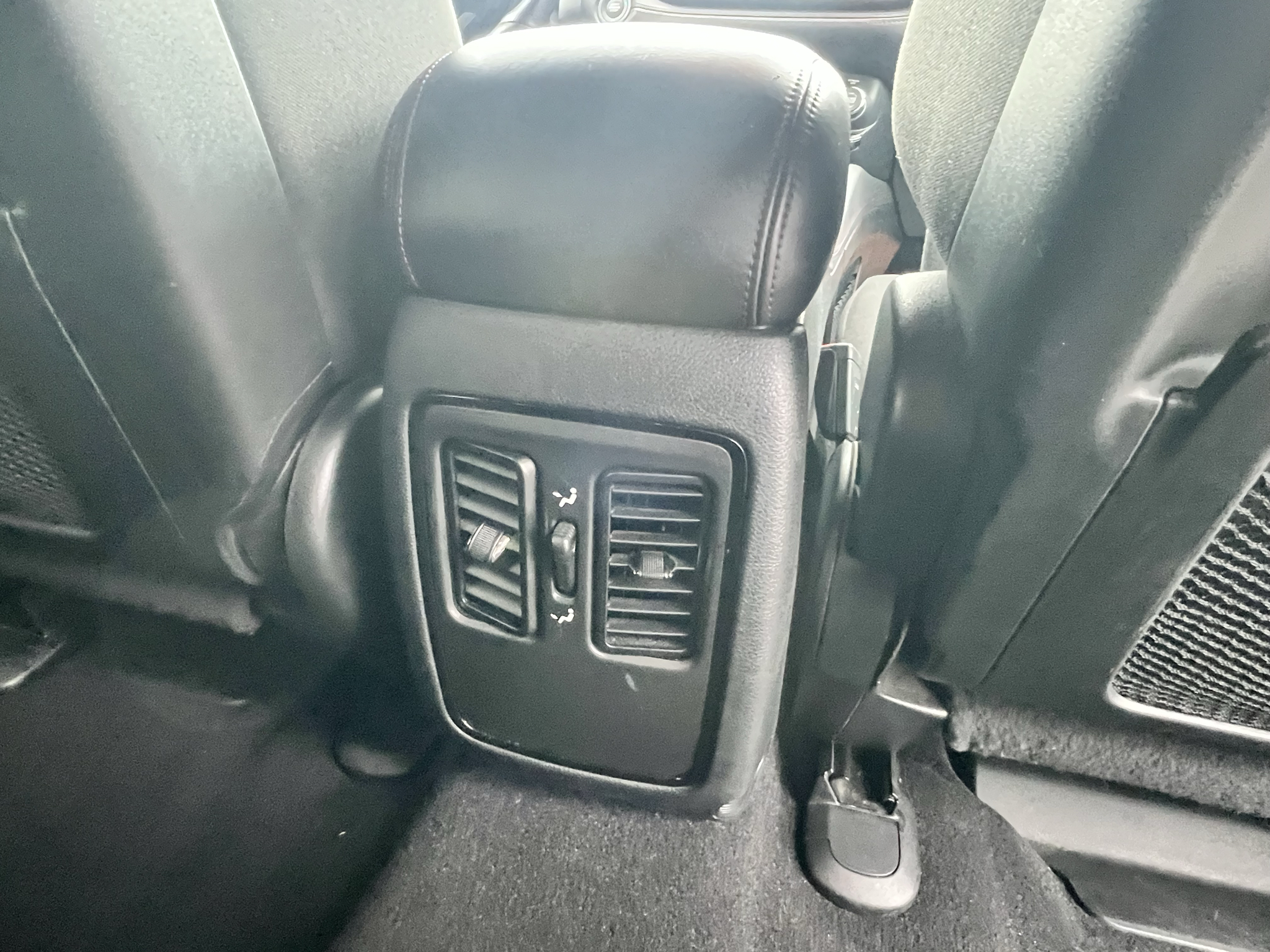 Vehicle photo 21