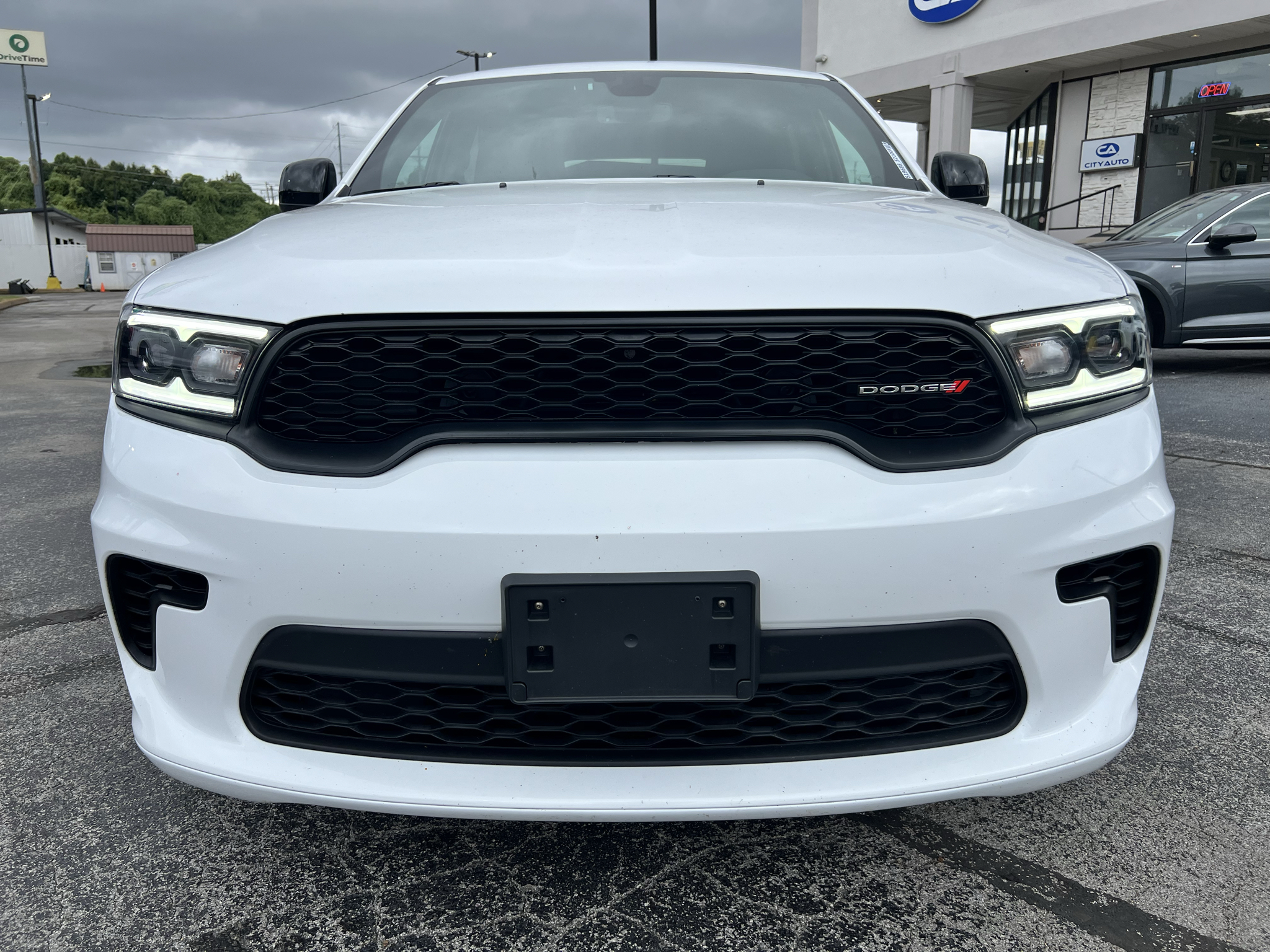 Vehicle photo 2