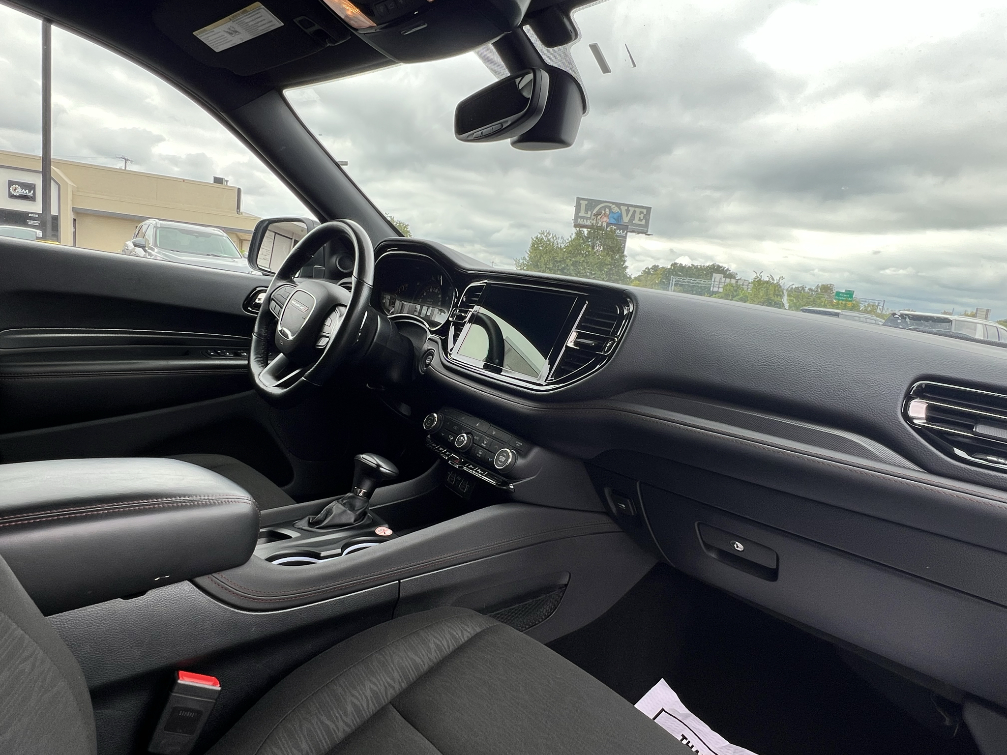 Vehicle photo 14