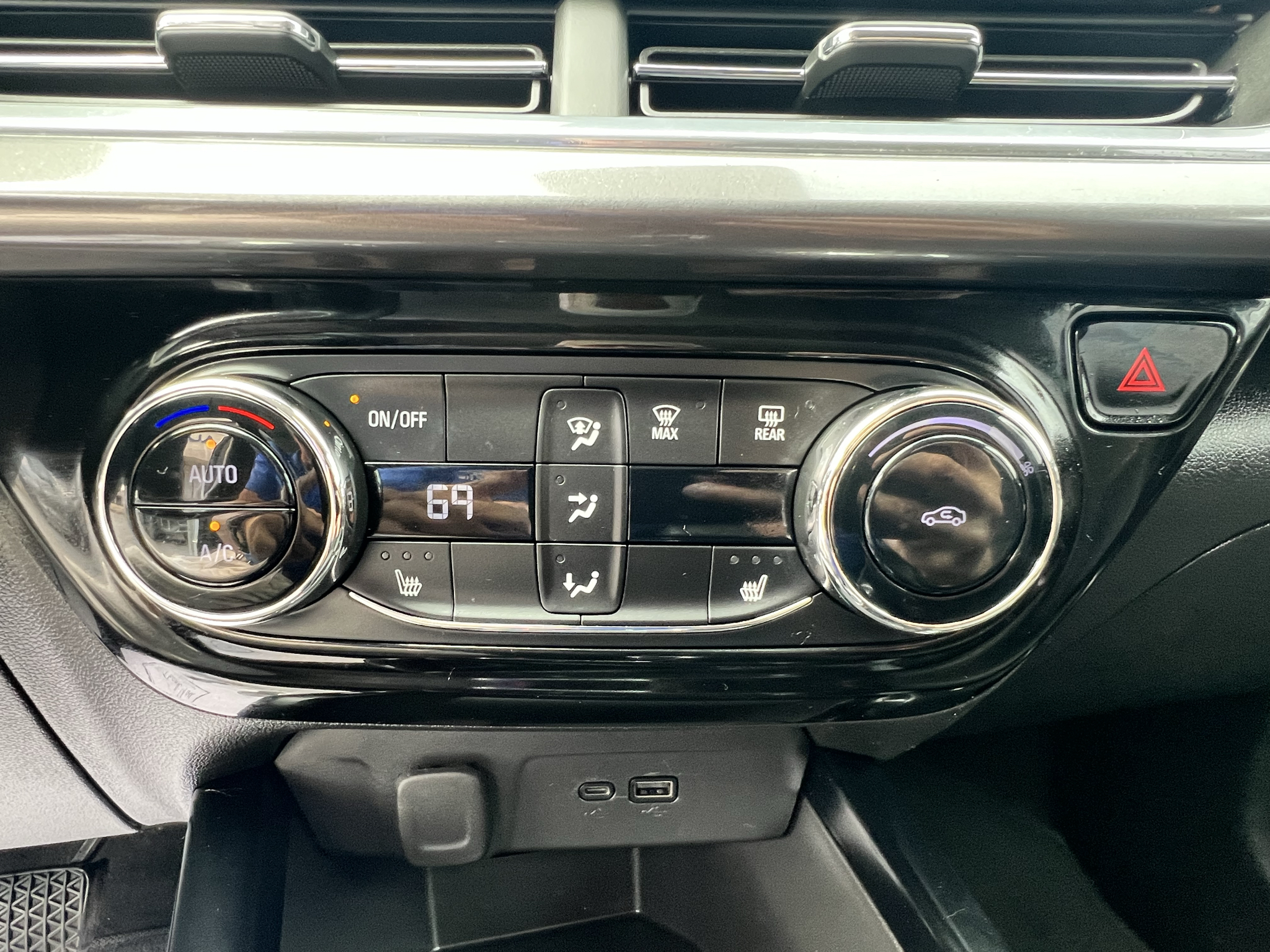 Used 2024 Chevrolet Trax SUV