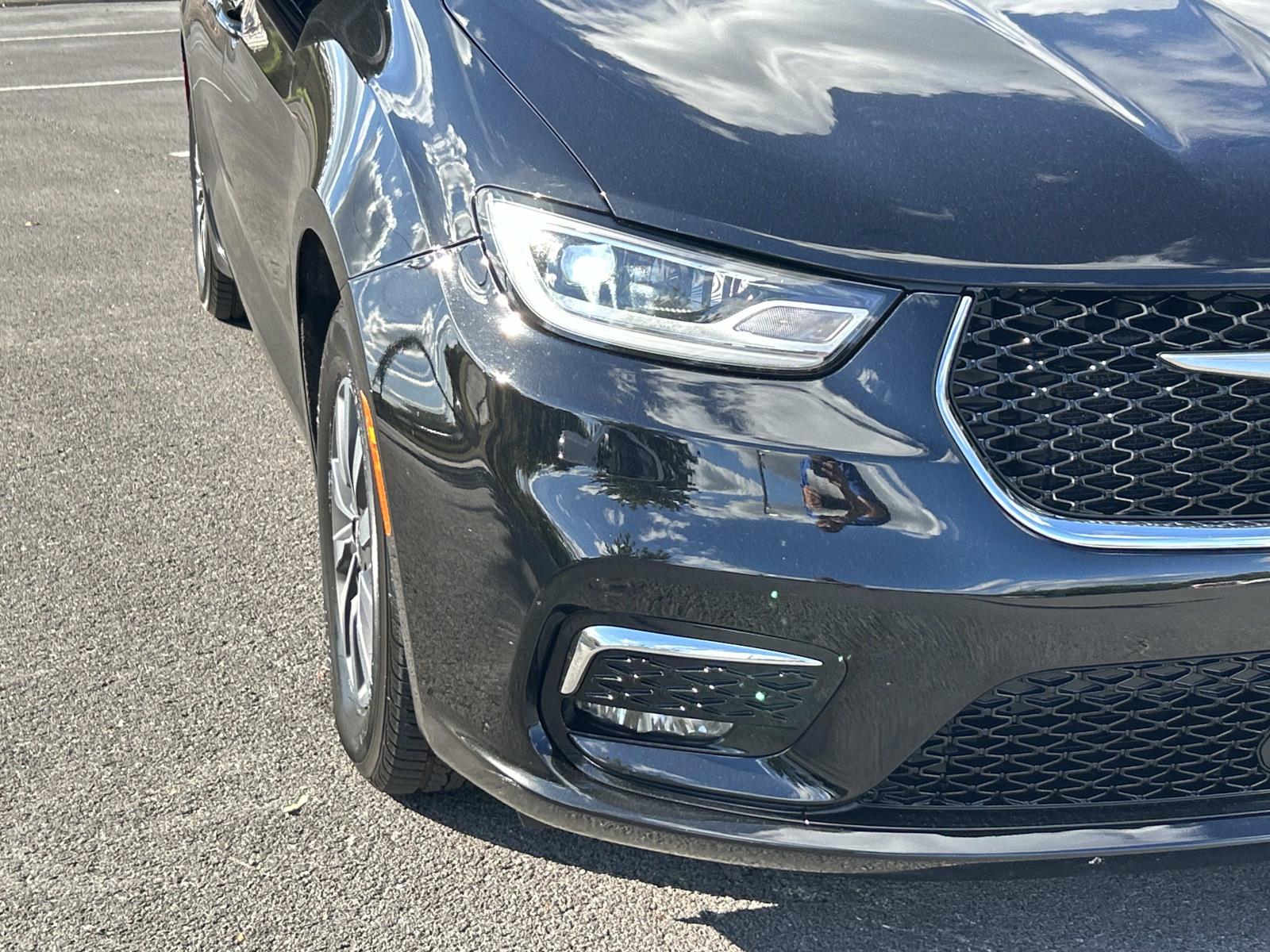 Used 2024 Chrysler Pacifica Van