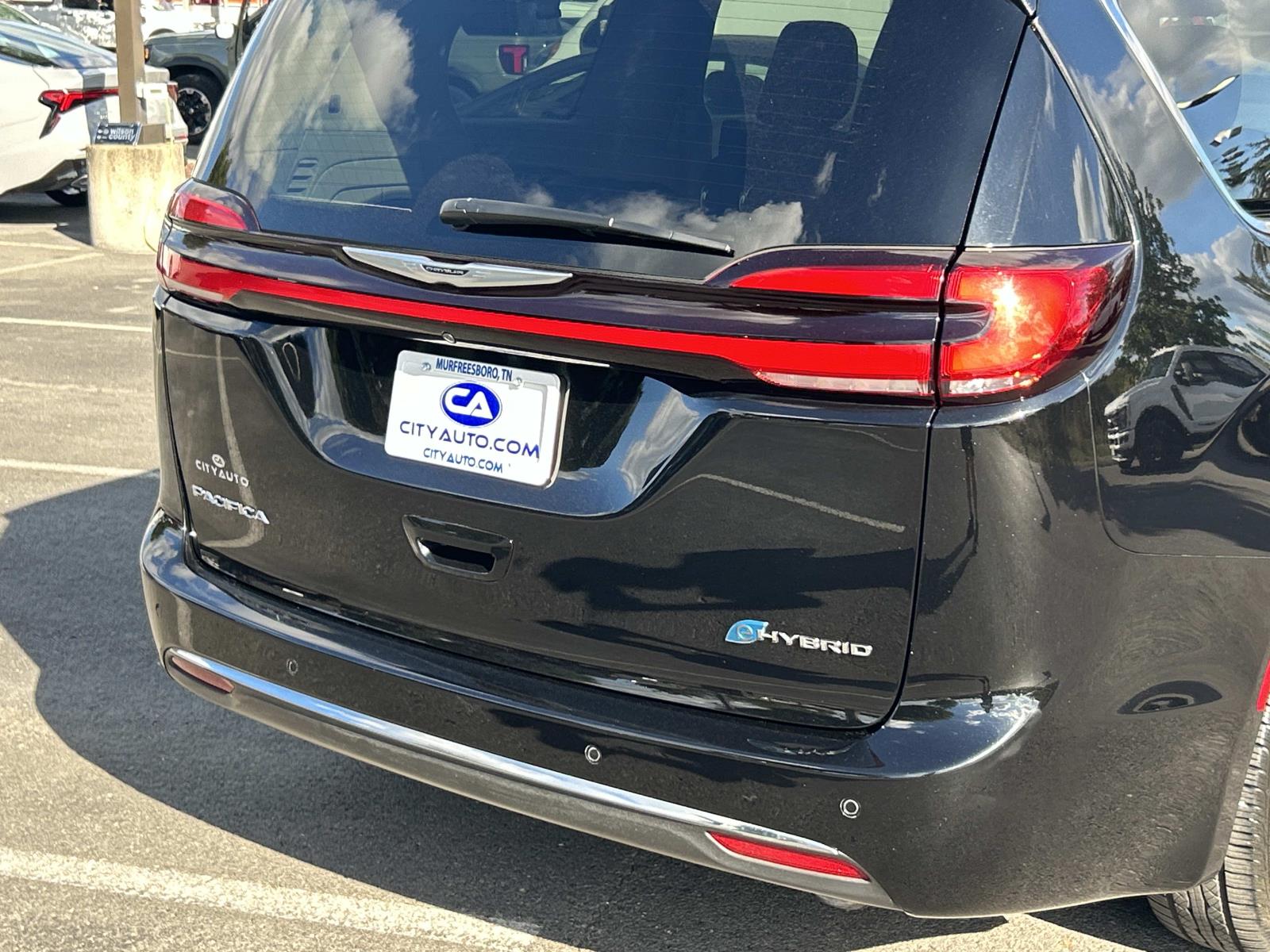 Used 2024 Chrysler Pacifica Van