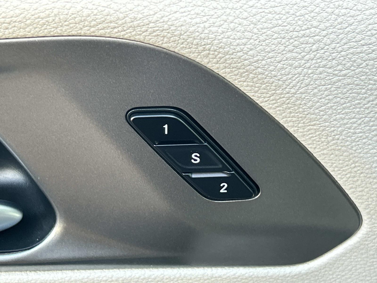 Used 2024 Chrysler Pacifica Van