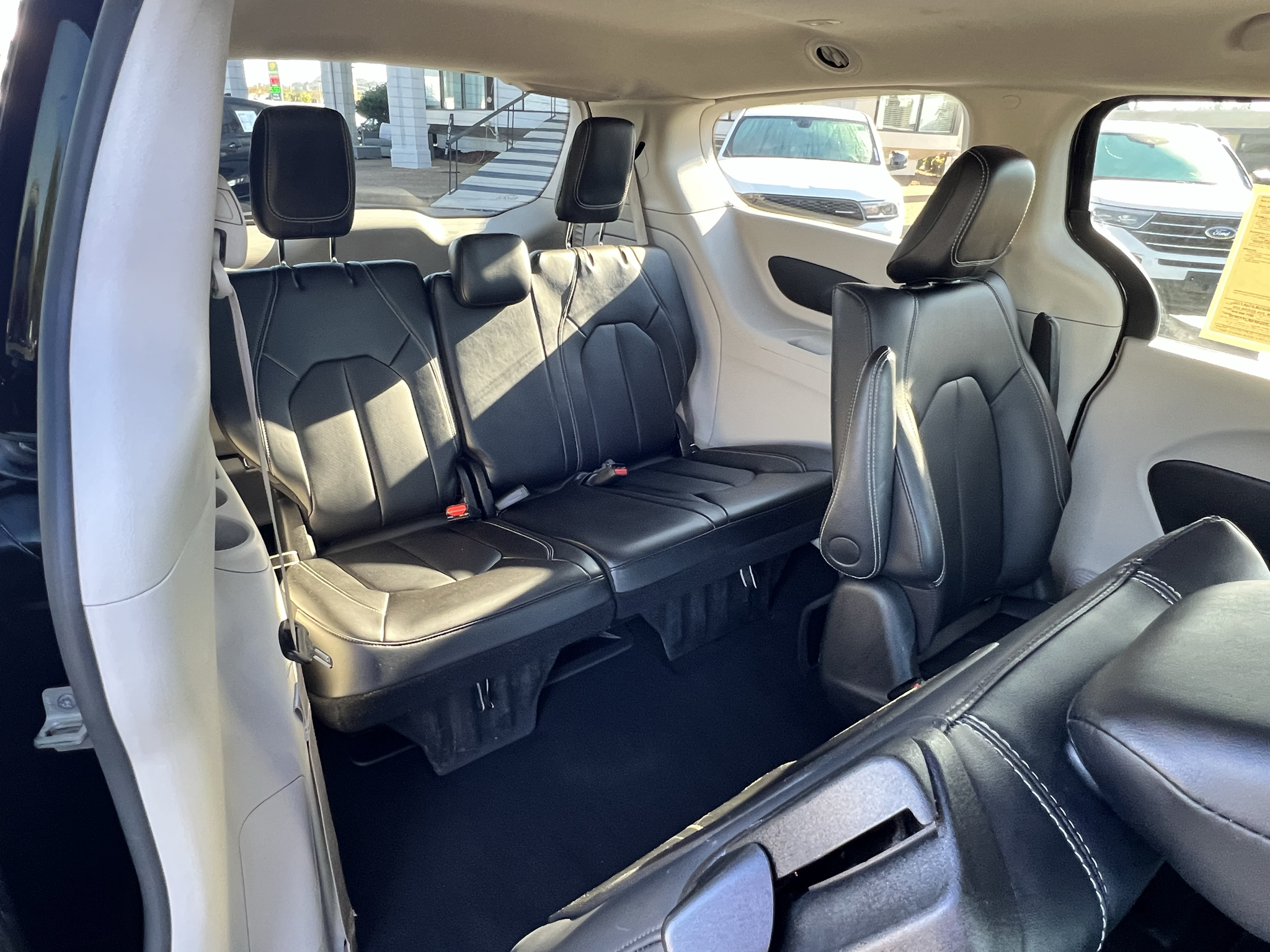 Used 2024 Chrysler Pacifica Van