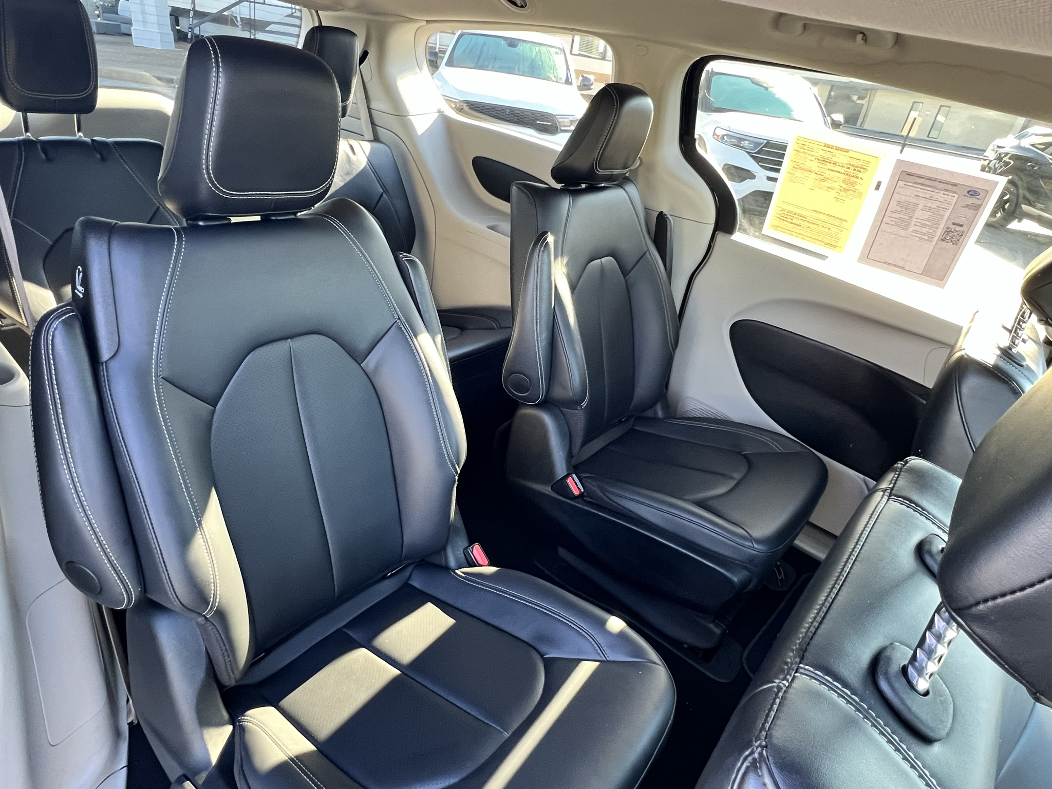 Used 2024 Chrysler Pacifica Van