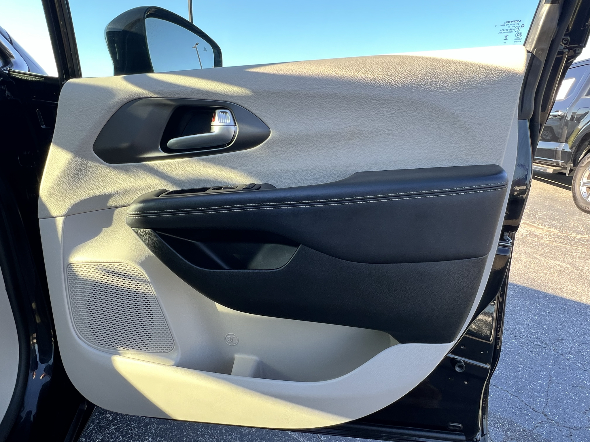 Used 2024 Chrysler Pacifica Van
