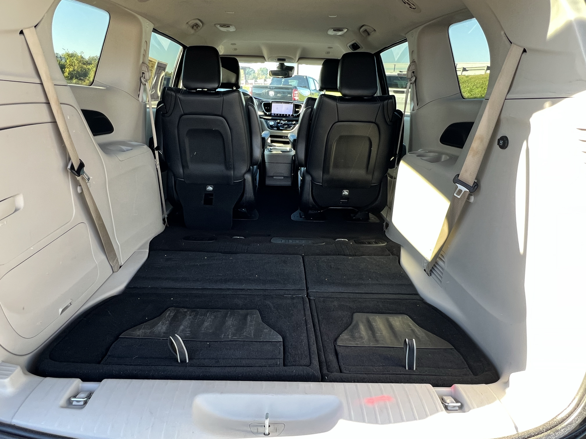 Used 2024 Chrysler Pacifica Van