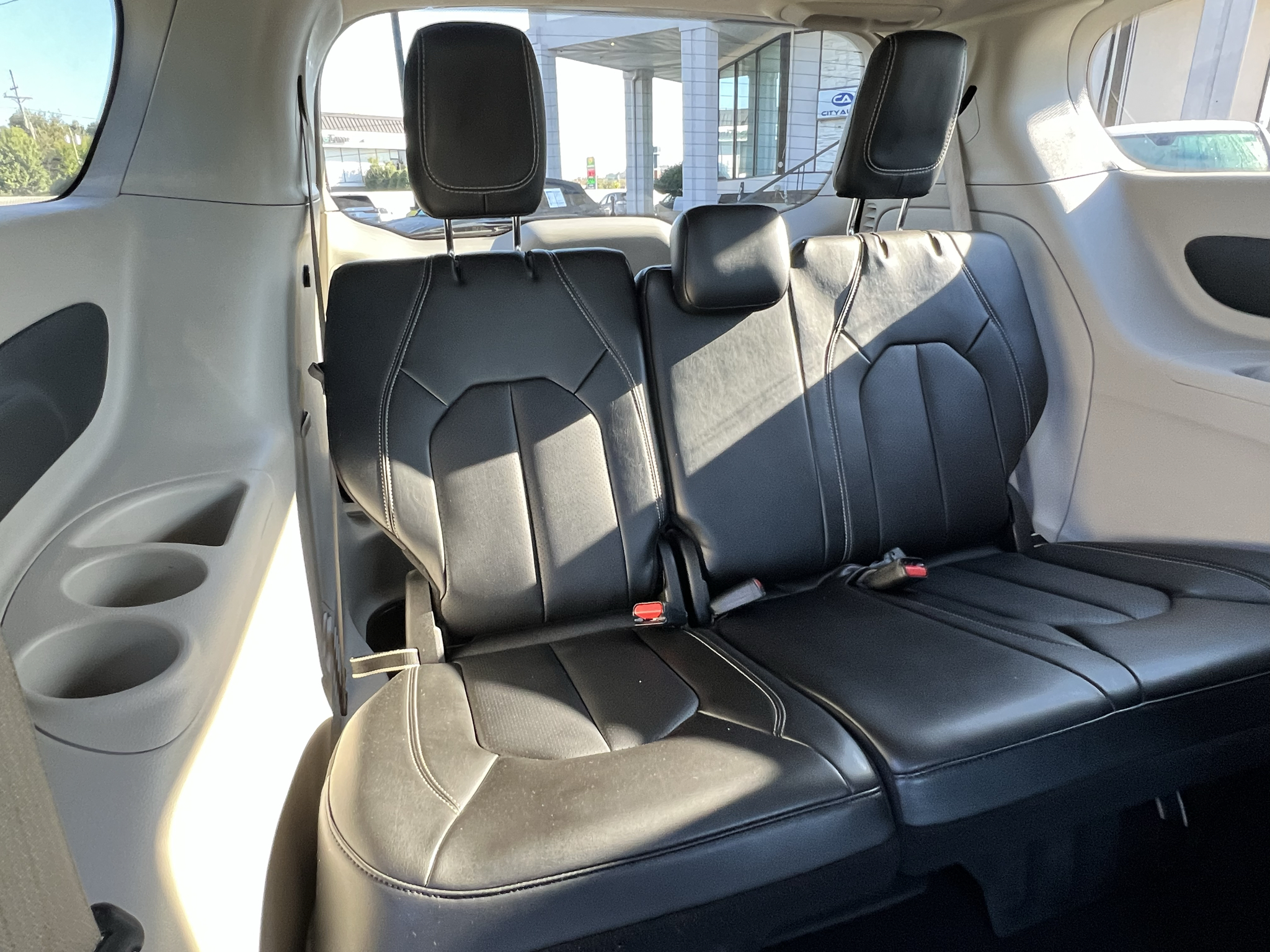 Used 2024 Chrysler Pacifica Van