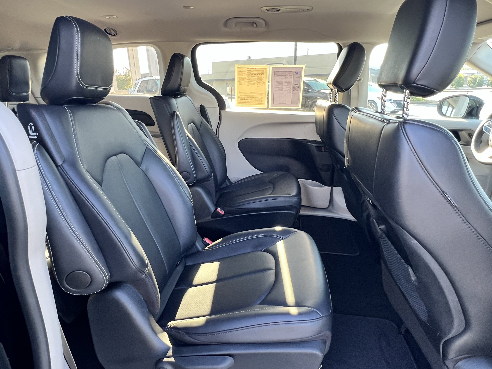 Used 2024 Chrysler Pacifica Van