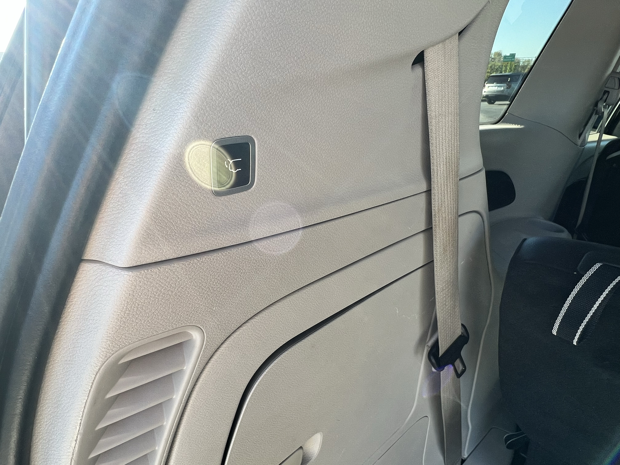 Used 2024 Chrysler Pacifica Van