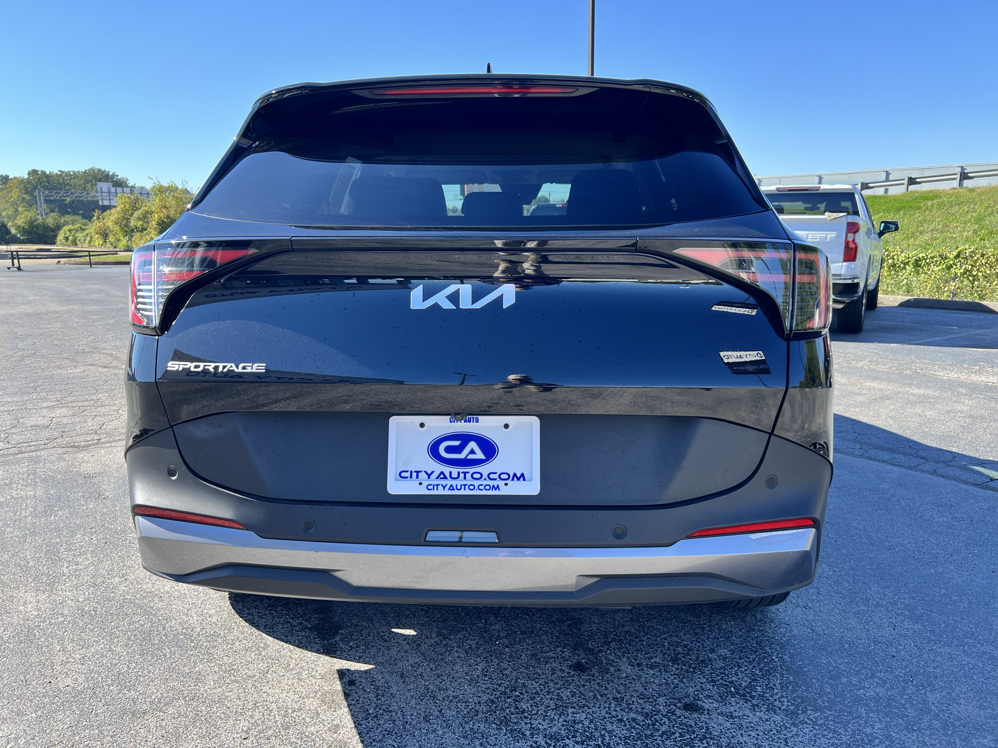 Vehicle photo 4