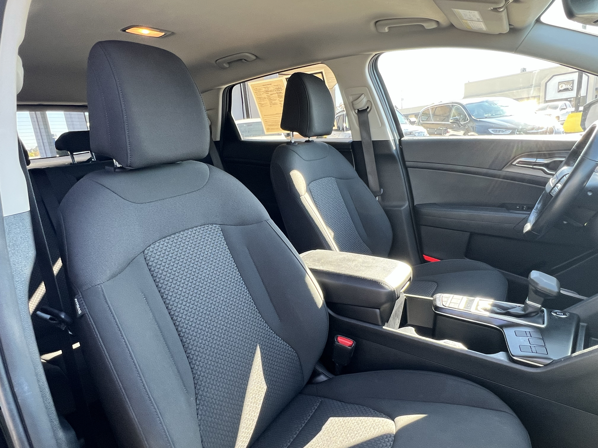 Vehicle photo 11