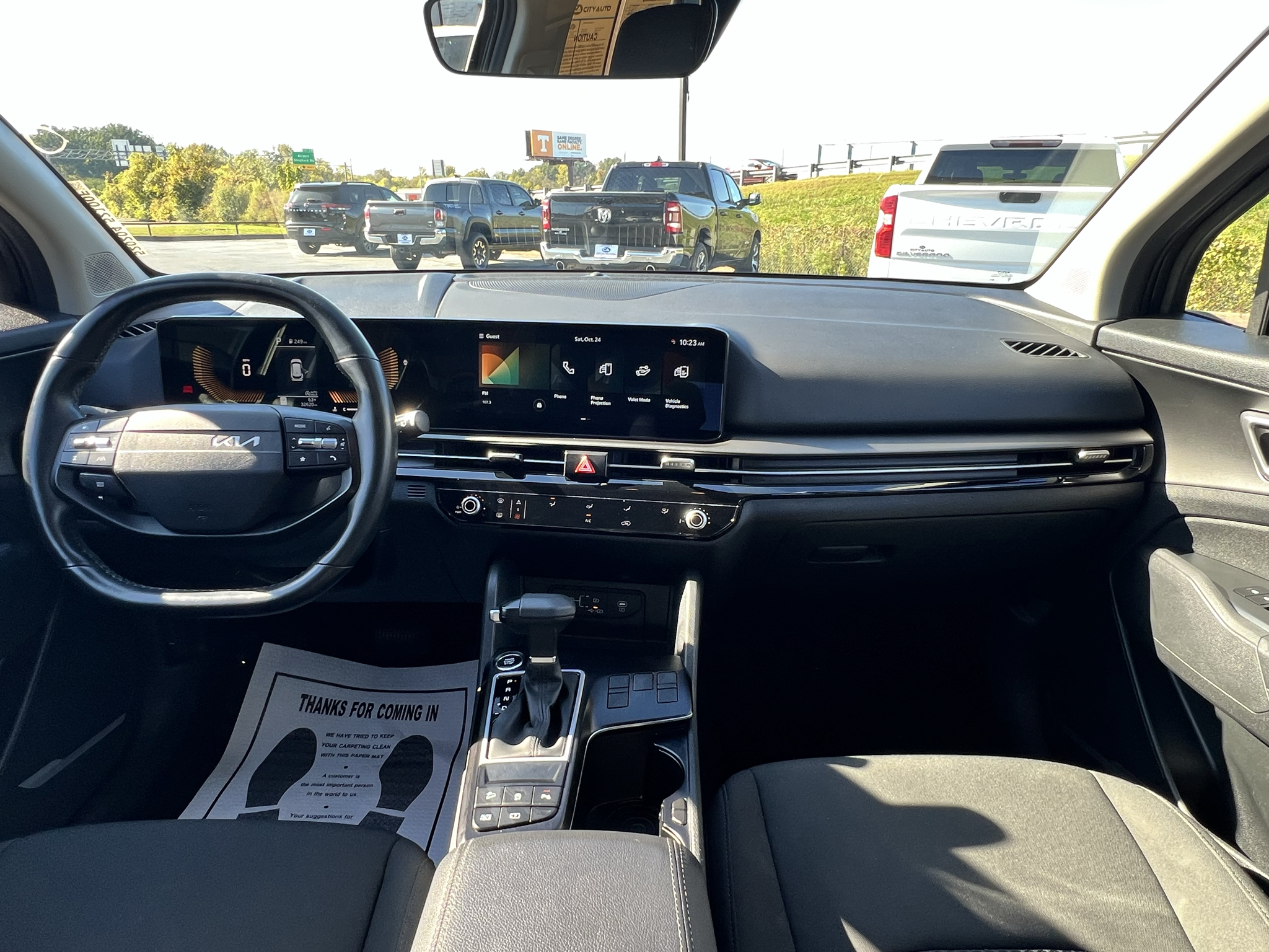 Vehicle photo 19