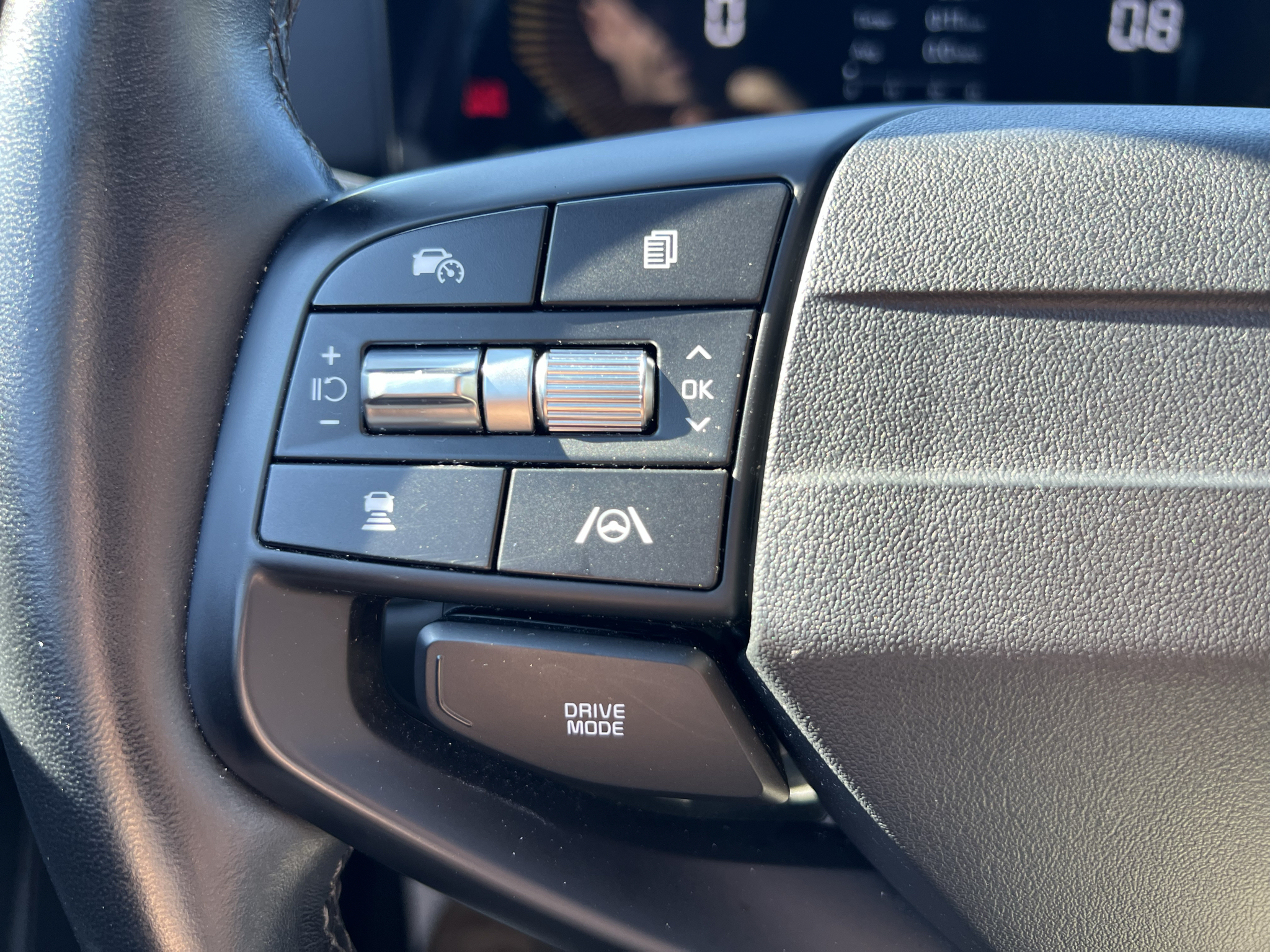 Vehicle photo 31