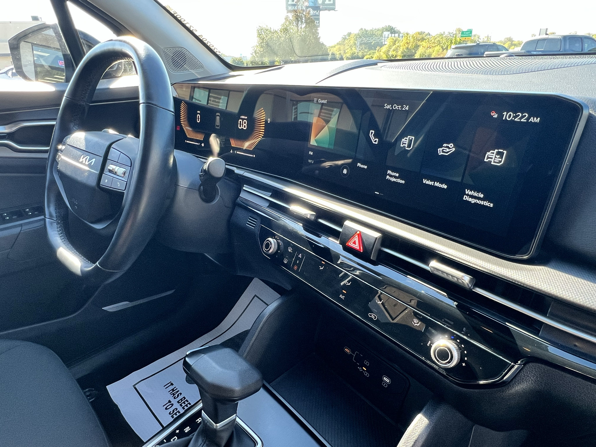Vehicle photo 16