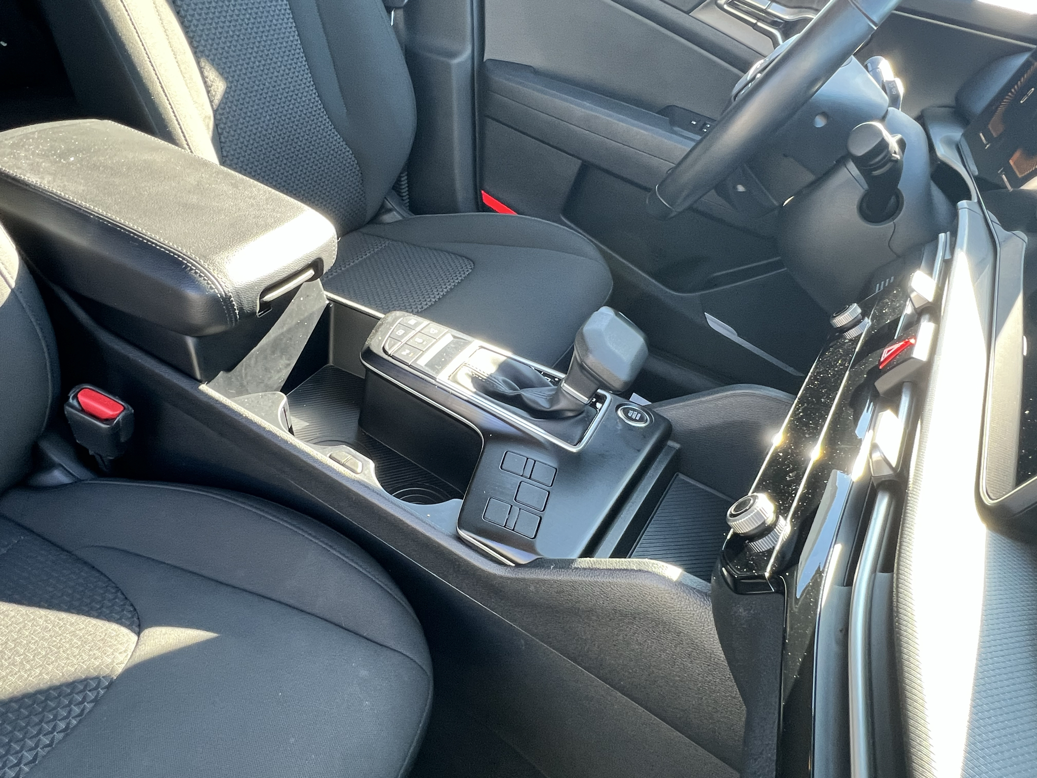 Vehicle photo 12