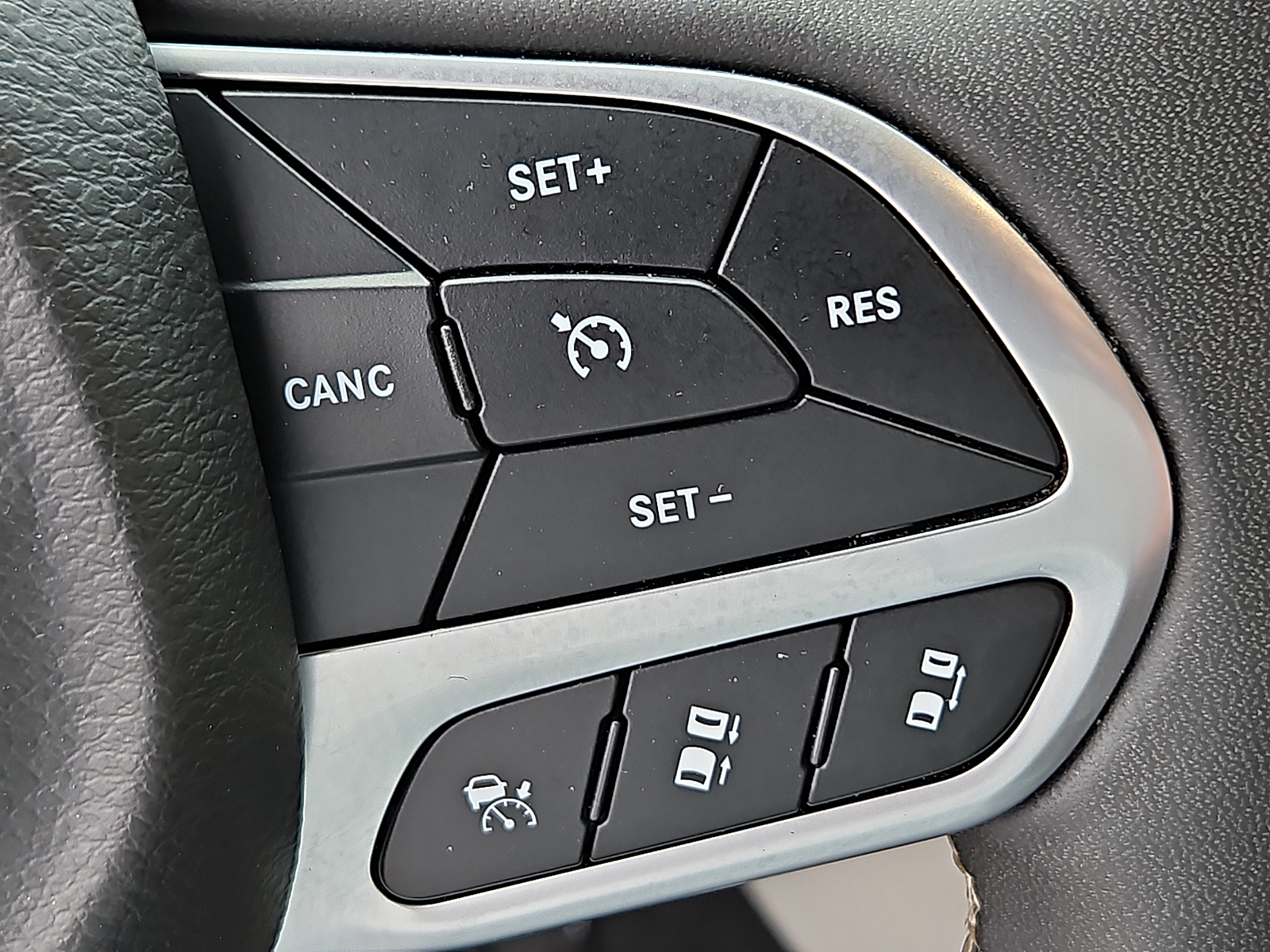 Used 2024 Chrysler Pacifica Van