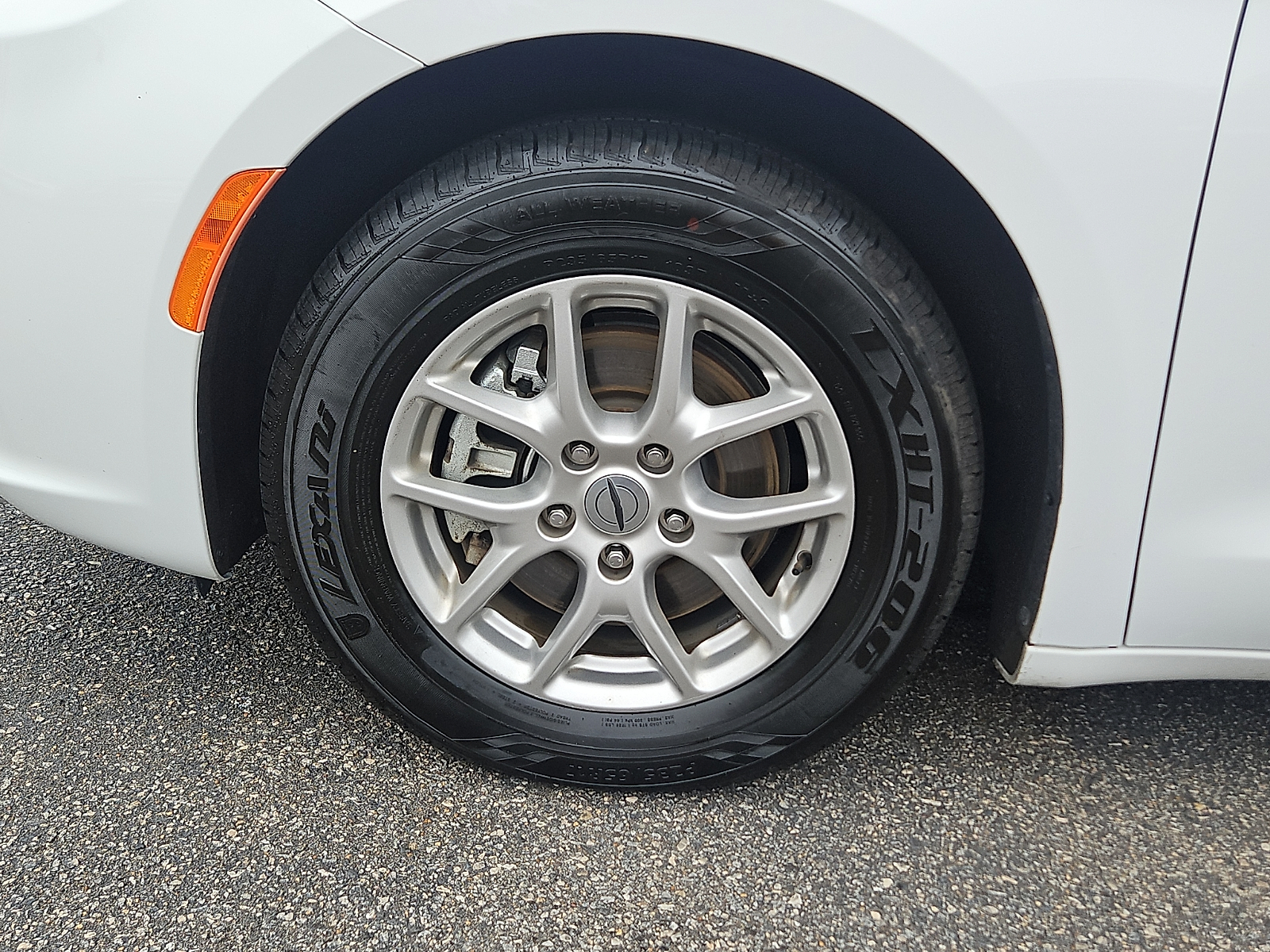 Used 2024 Chrysler Pacifica Van