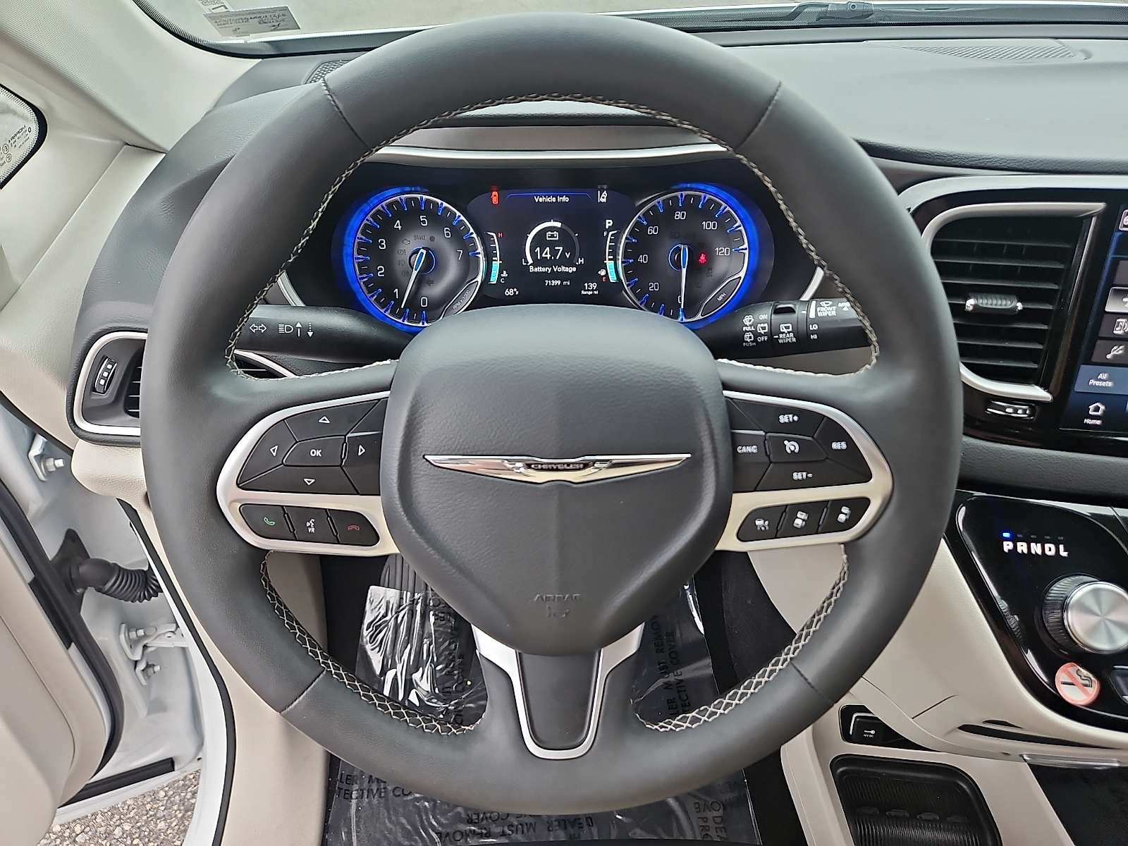 Used 2024 Chrysler Pacifica Van