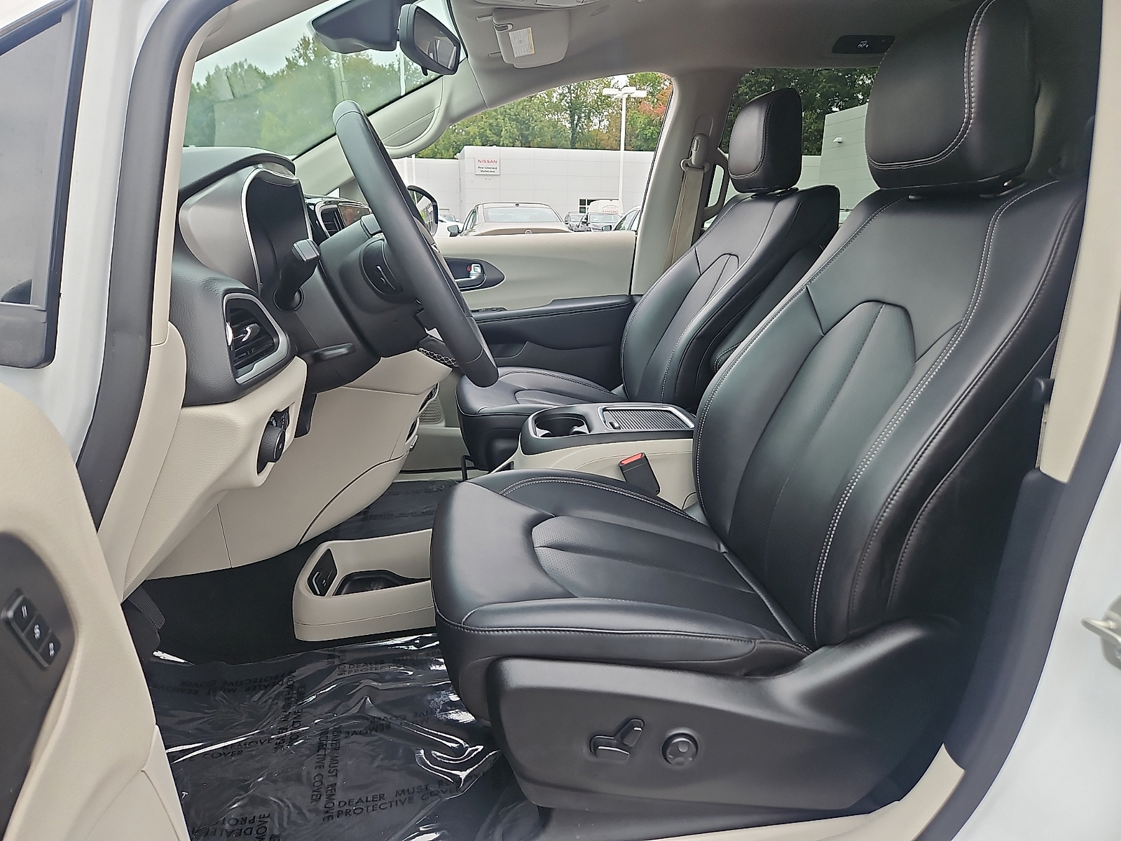 Used 2024 Chrysler Pacifica Van