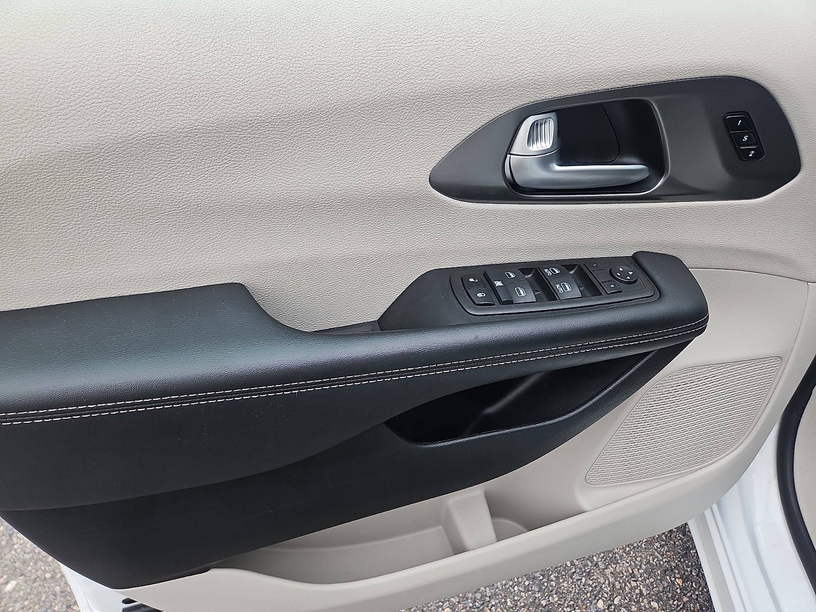 Used 2024 Chrysler Pacifica Van