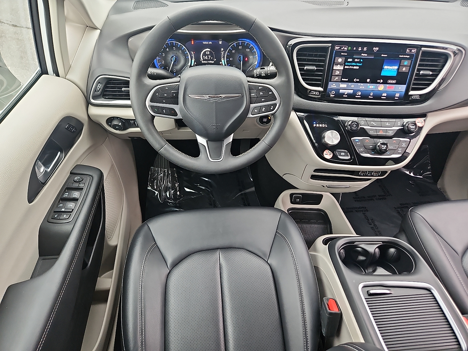 Used 2024 Chrysler Pacifica Van