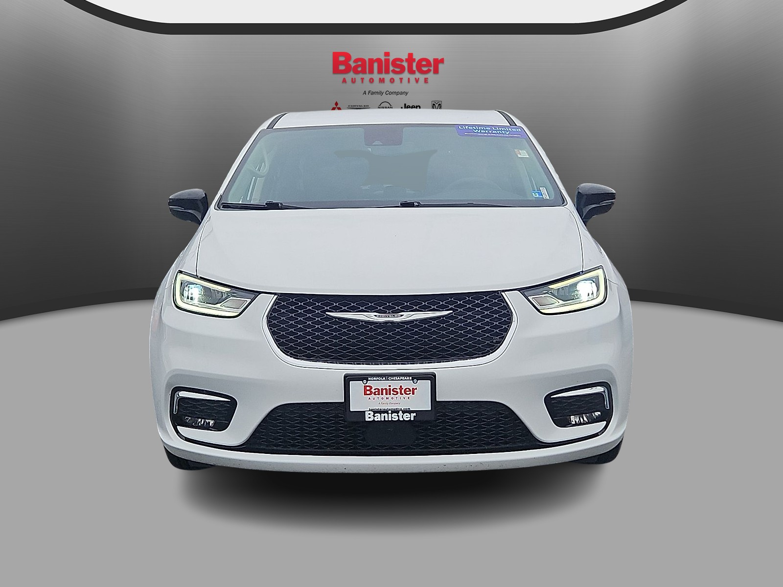 Used 2024 Chrysler Pacifica Van