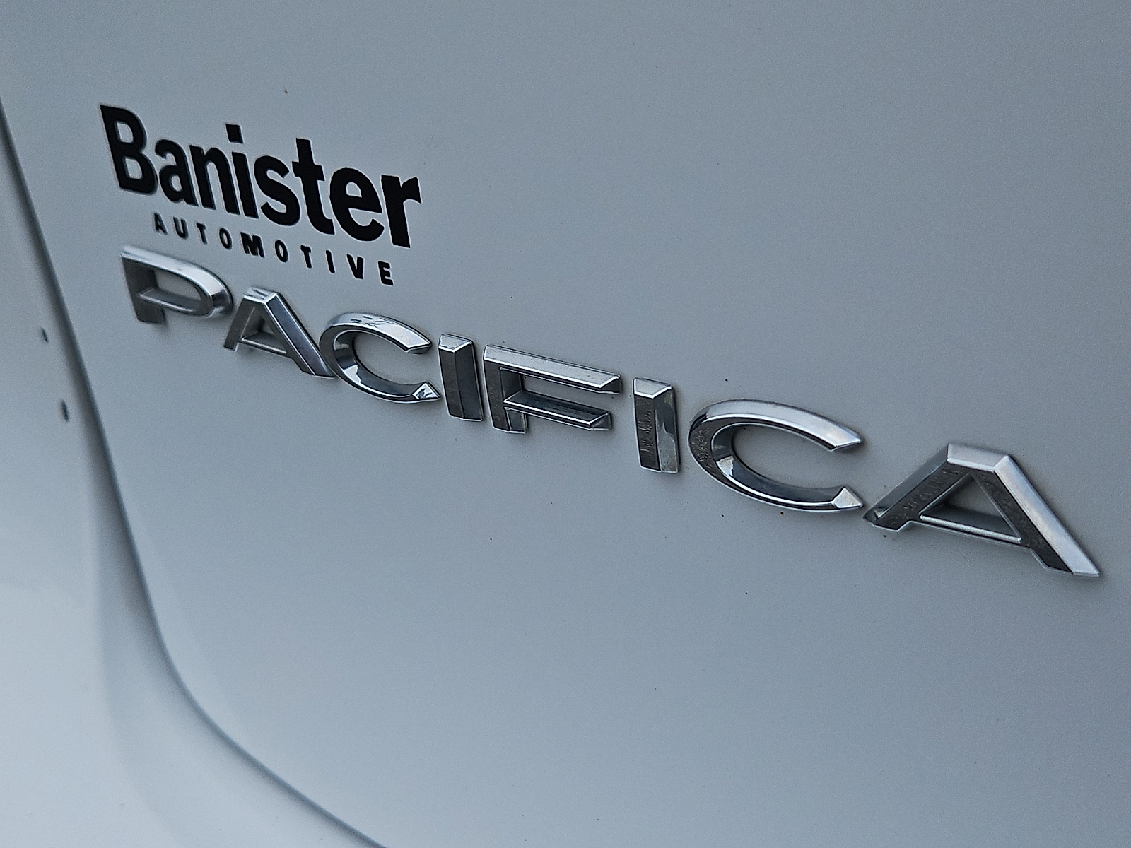 Used 2024 Chrysler Pacifica Van