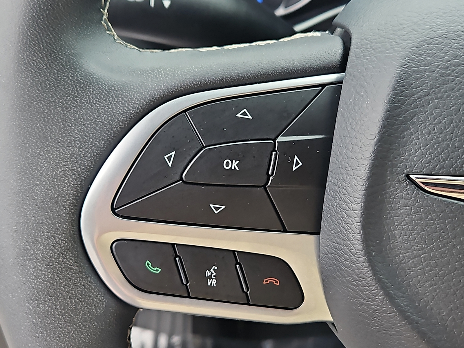 Used 2024 Chrysler Pacifica Van