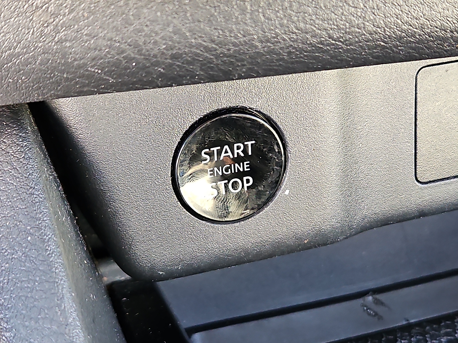 Used 2025 Nissan Rogue SUV