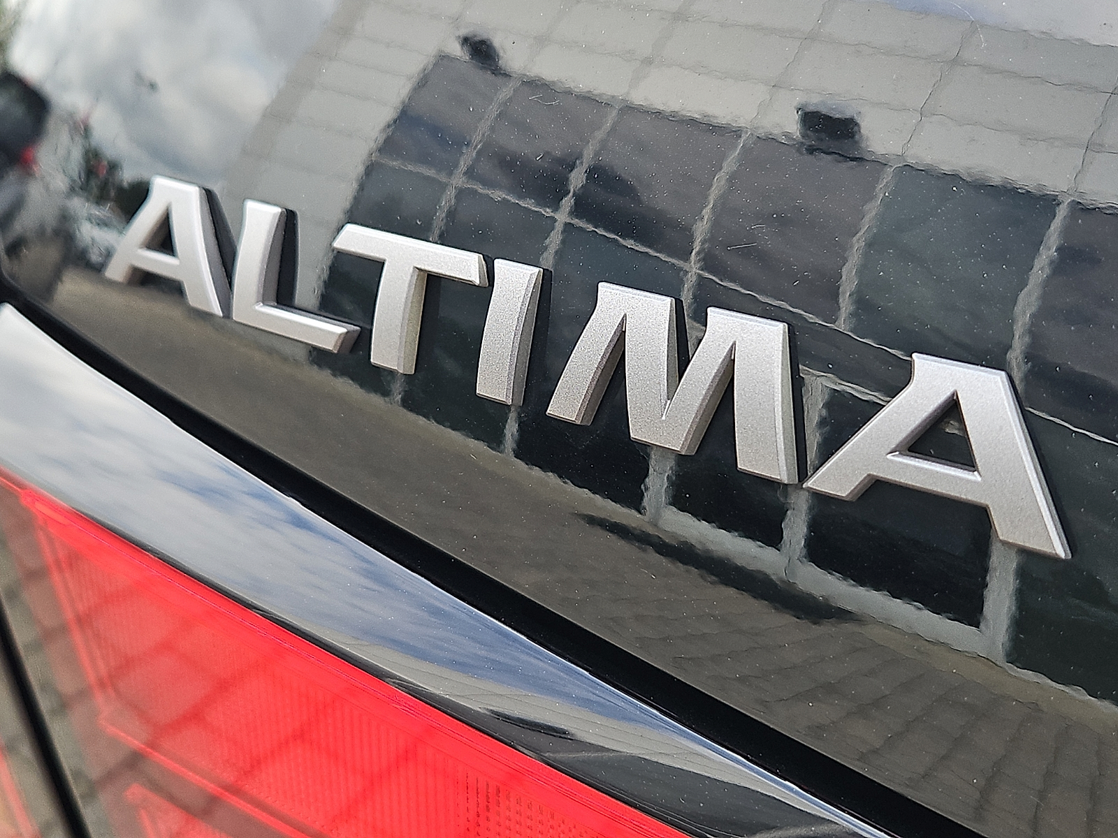 Used 2025 Nissan Altima Sedan