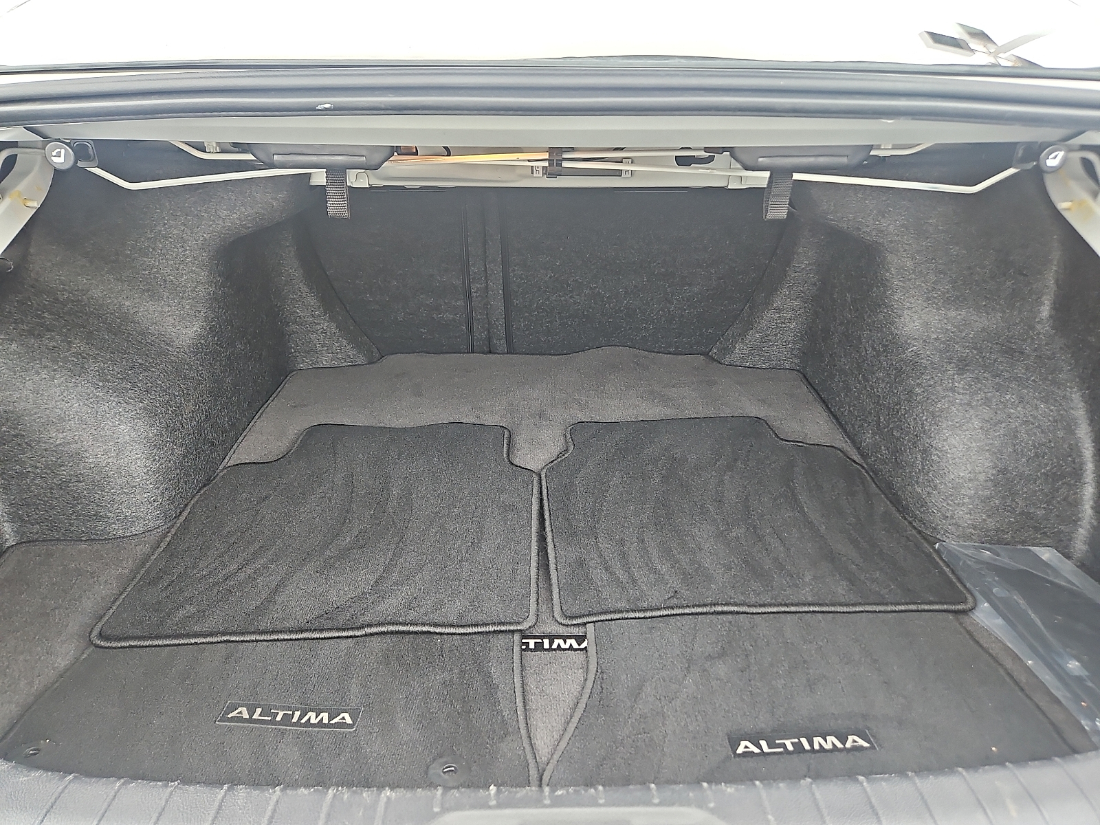 Used 2025 Nissan Altima Sedan