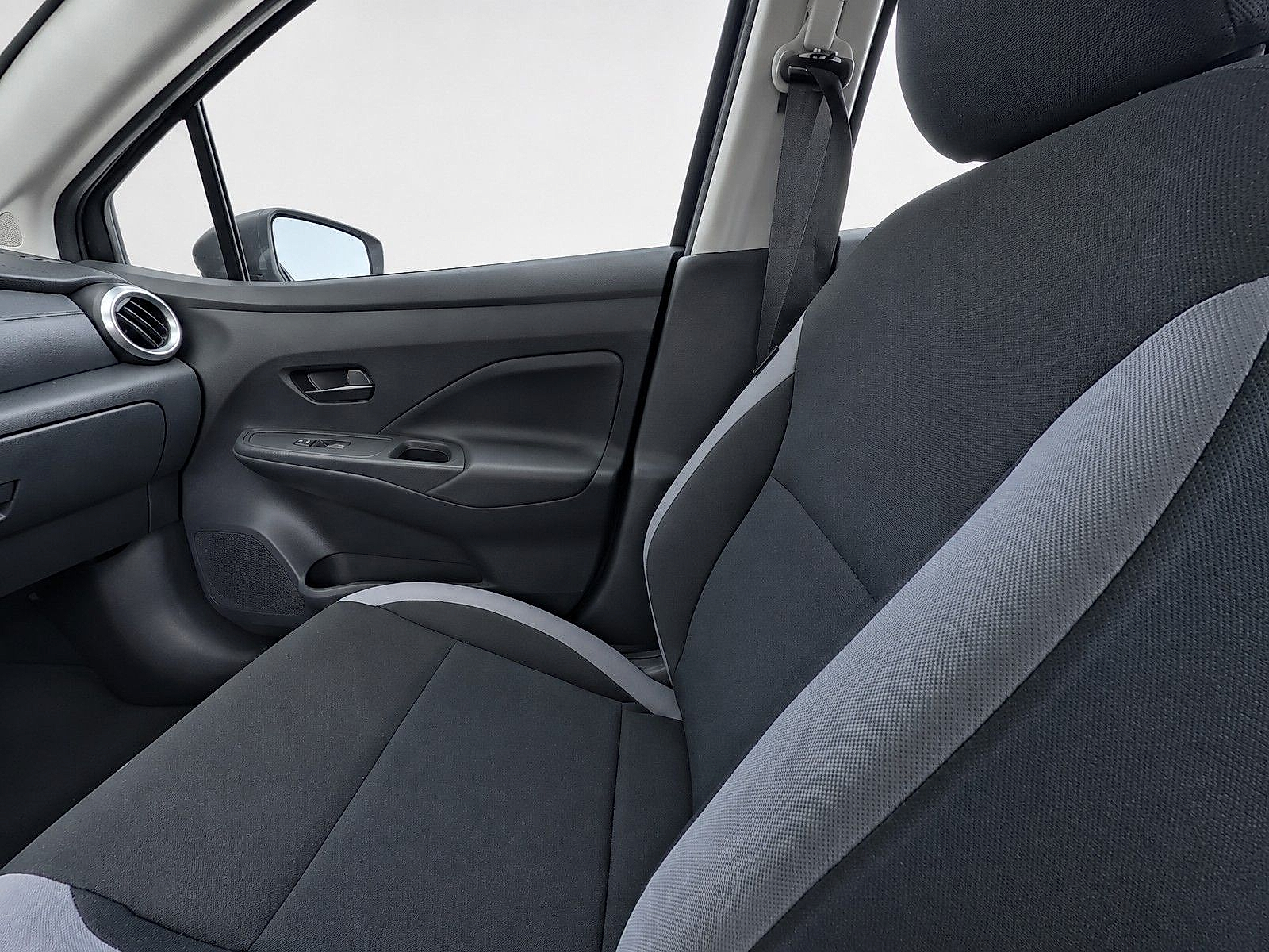 Used 2025 Nissan Versa Sedan
