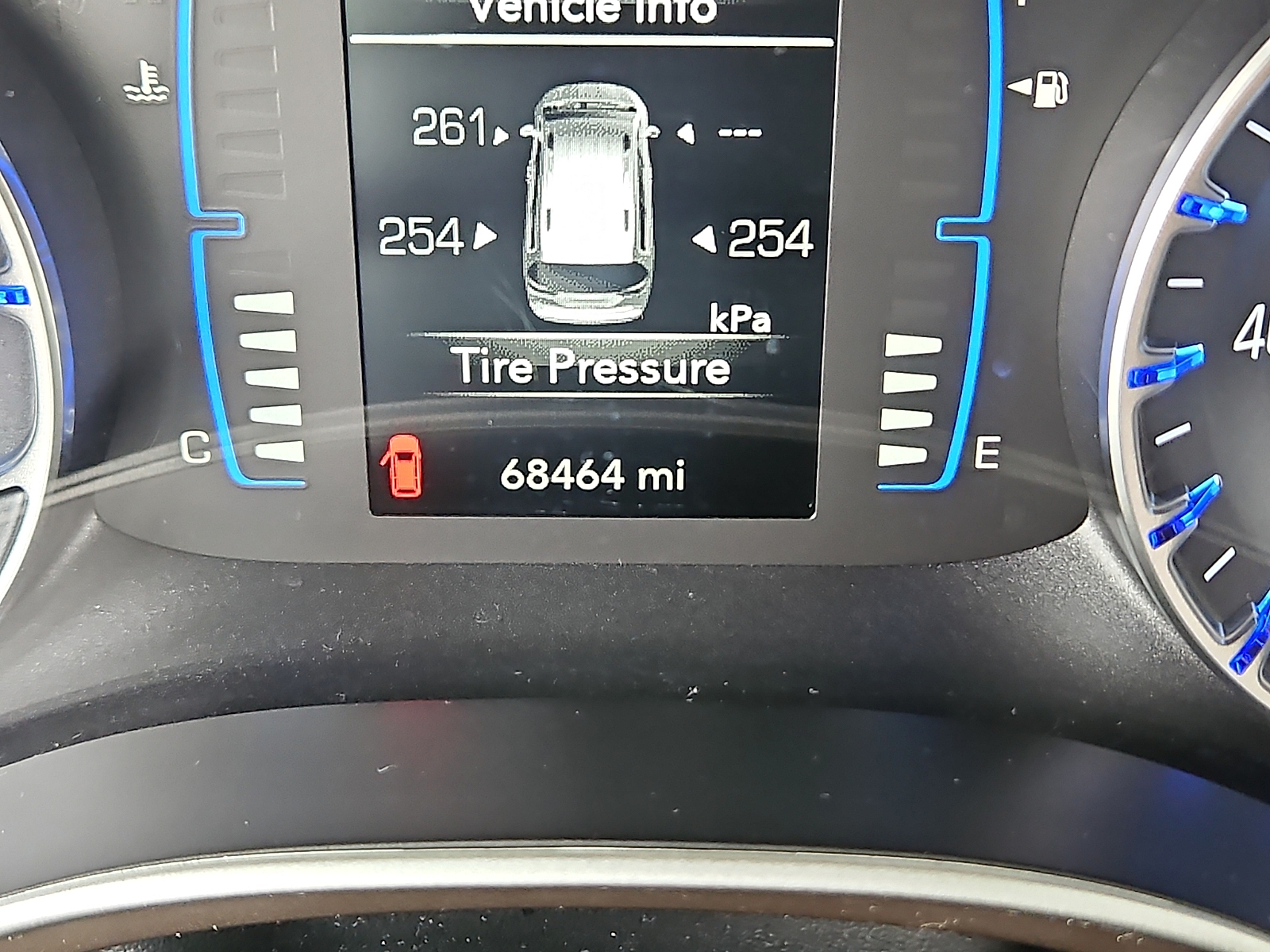 Used 2022 Chrysler Voyager Van