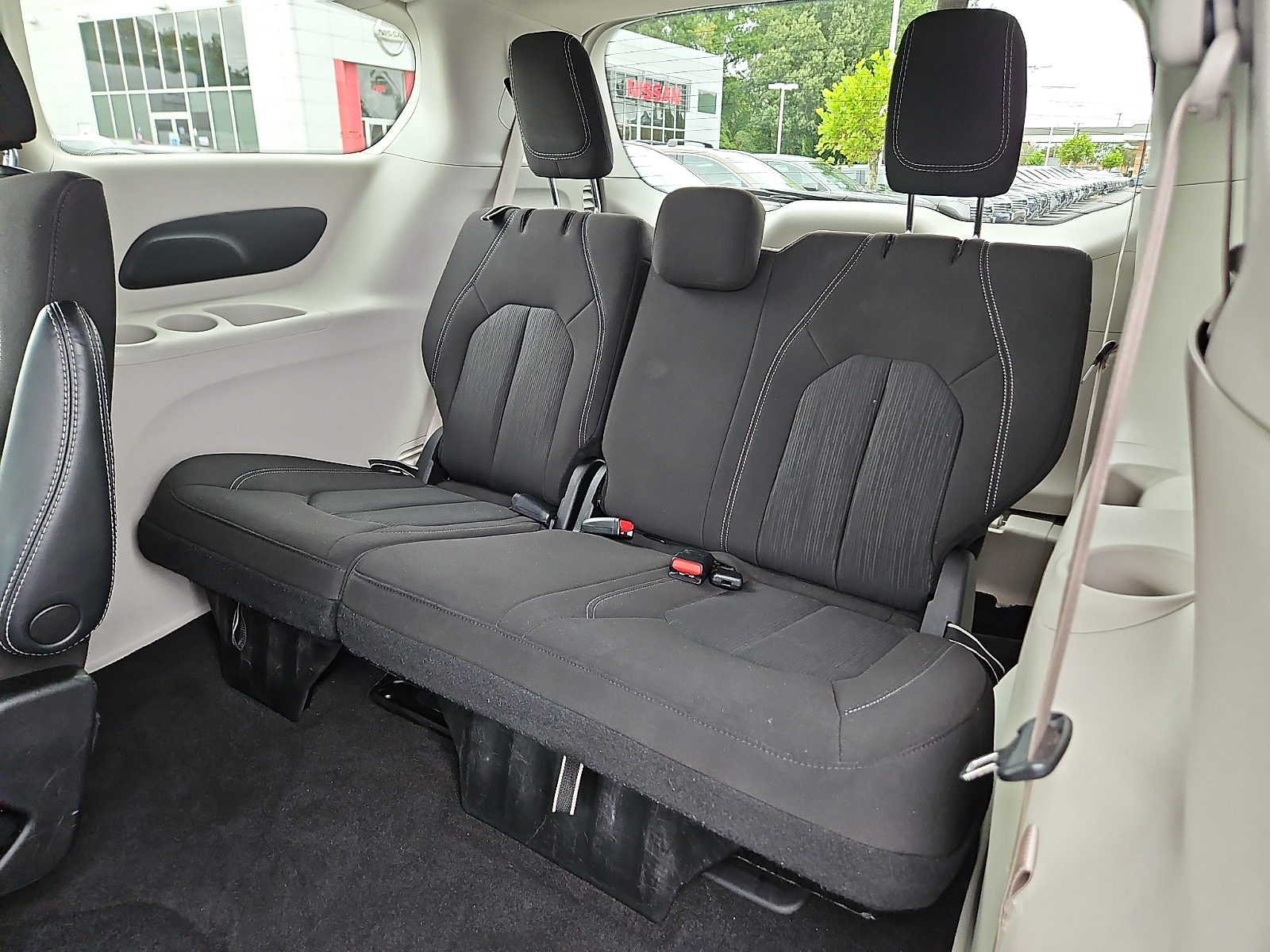 Used 2022 Chrysler Voyager Van