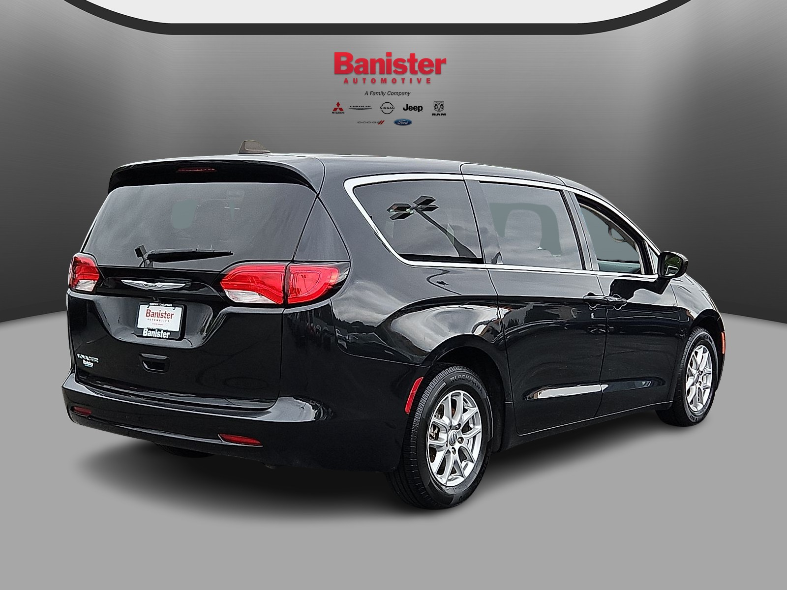 Used 2022 Chrysler Voyager Van