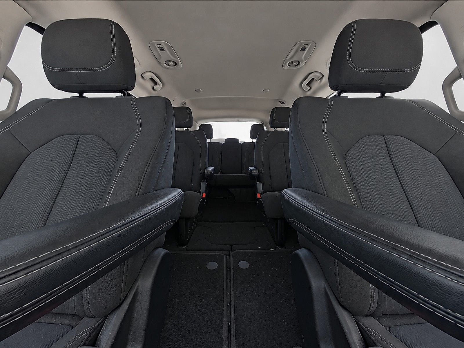 Used 2022 Chrysler Voyager Van