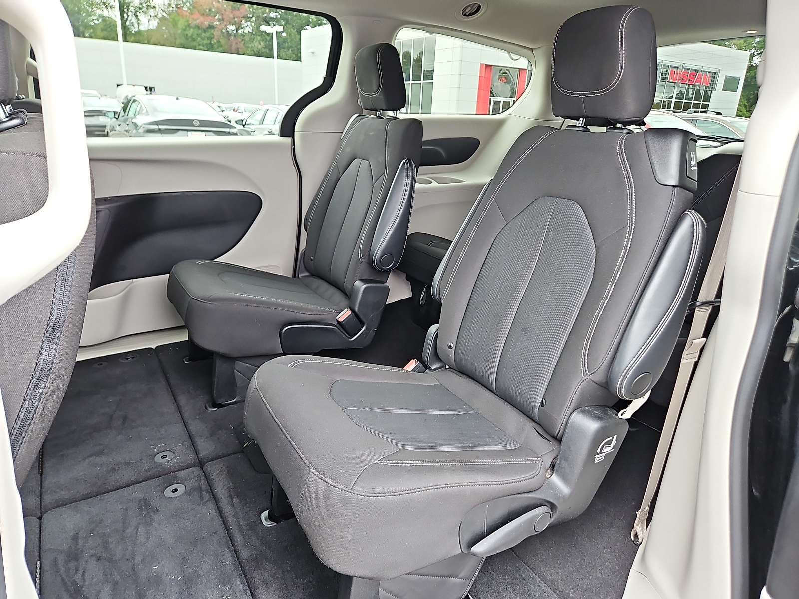 Used 2022 Chrysler Voyager Van