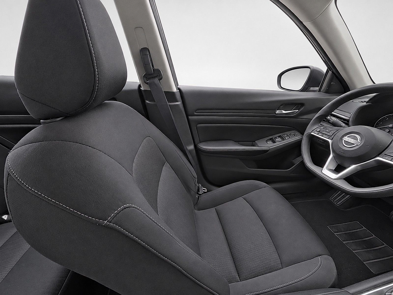 Used 2024 Nissan Altima Sedan