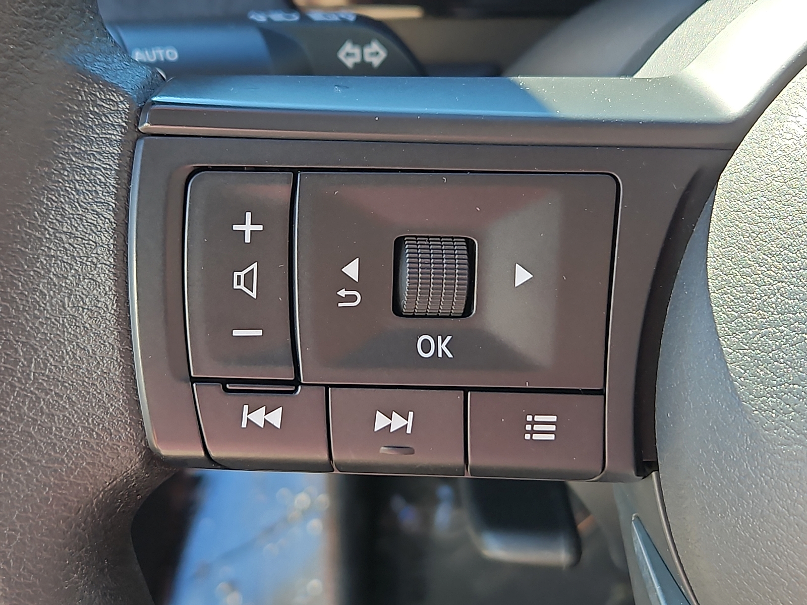 Used 2025 Nissan Kicks SUV
