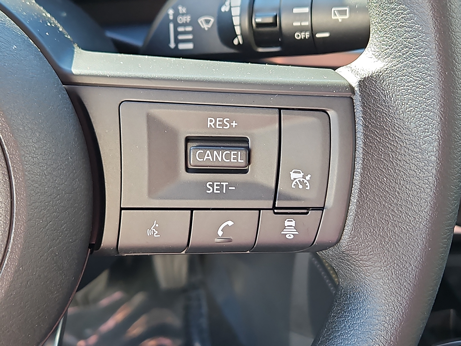 Used 2025 Nissan Kicks SUV