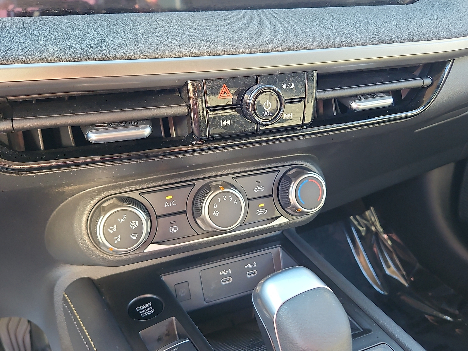 Used 2025 Nissan Kicks SUV