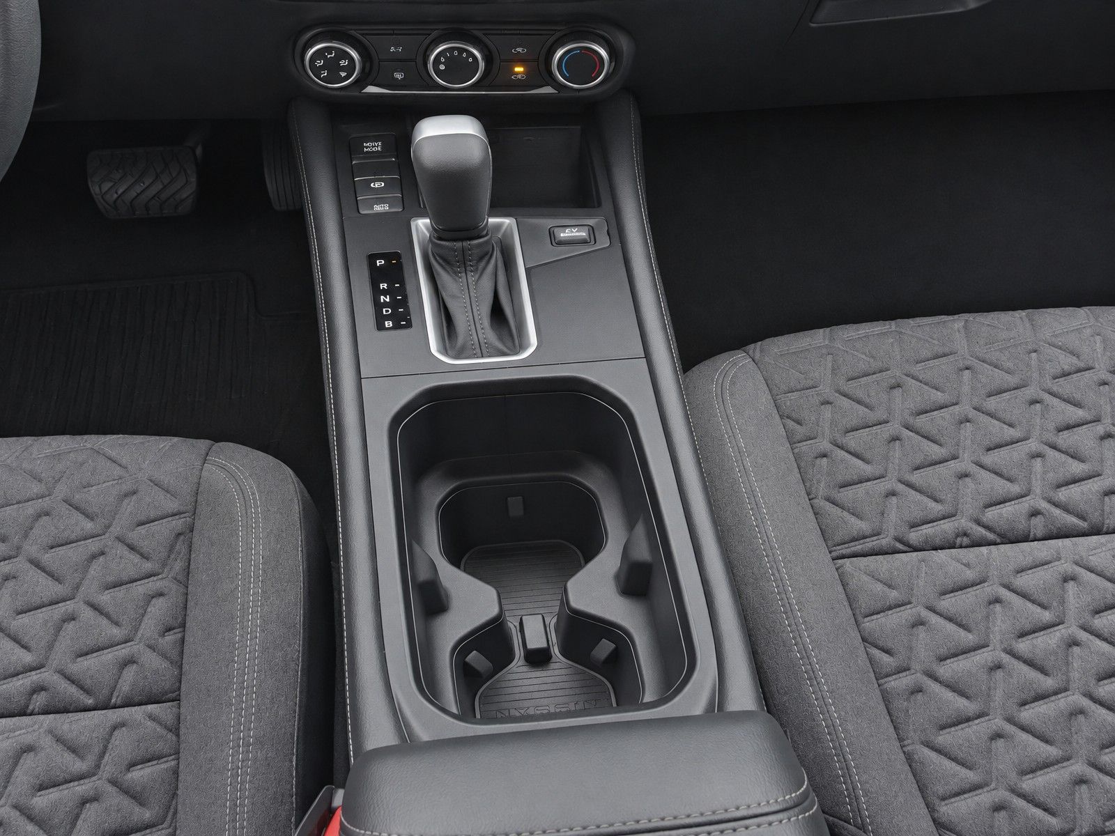 Used 2025 Nissan Kicks SUV