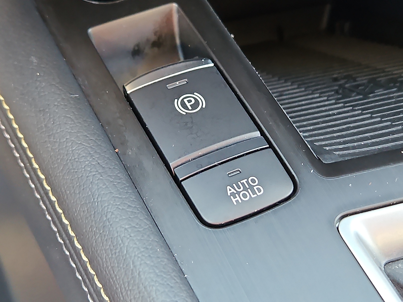 Used 2025 Nissan Kicks SUV