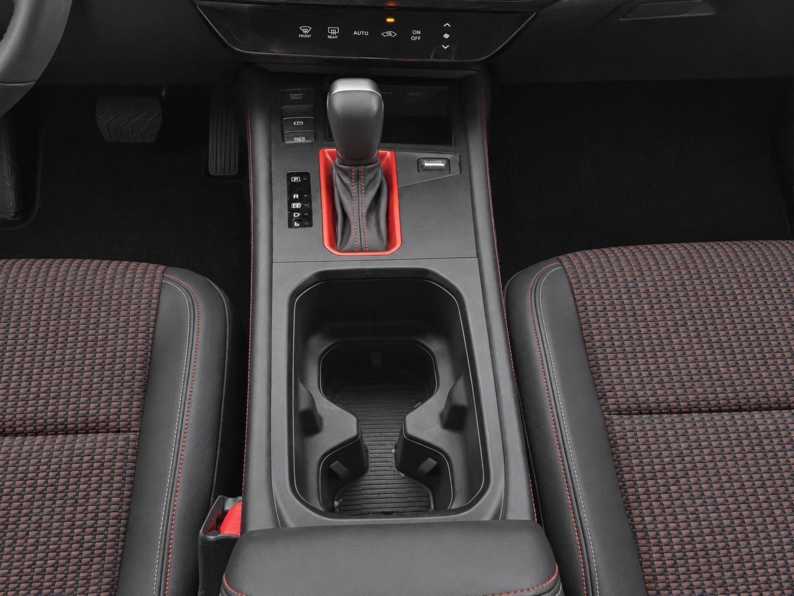 Used 2025 Nissan Kicks SUV